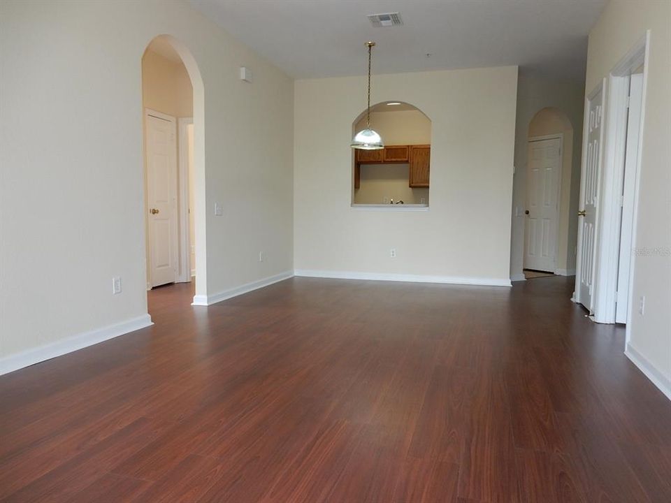 For Sale: $229,900 (3 beds, 2 baths, 1206 Square Feet)