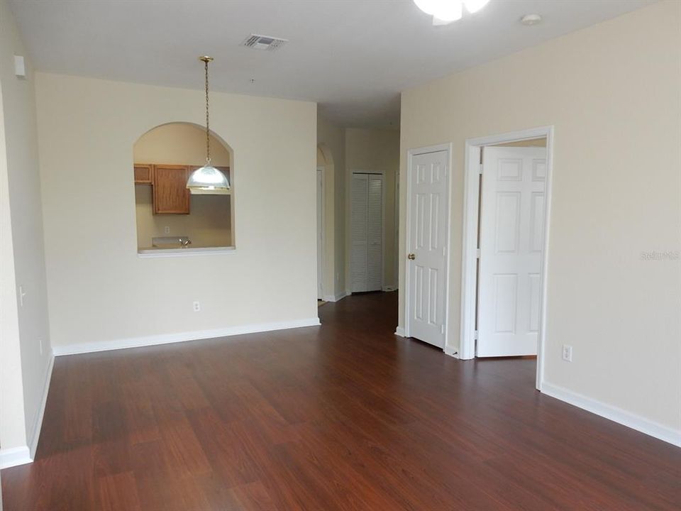 For Sale: $229,900 (3 beds, 2 baths, 1206 Square Feet)