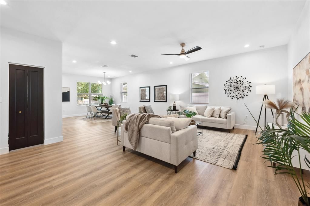 Active With Contract: $869,000 (4 beds, 3 baths, 2576 Square Feet)