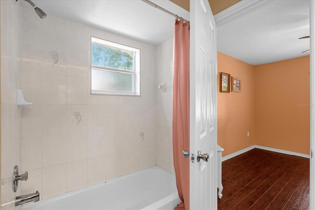 For Sale: $350,000 (3 beds, 2 baths, 1784 Square Feet)