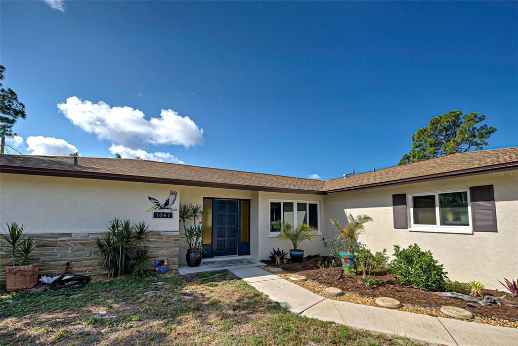 Active With Contract: $379,900 (2 beds, 2 baths, 1610 Square Feet)