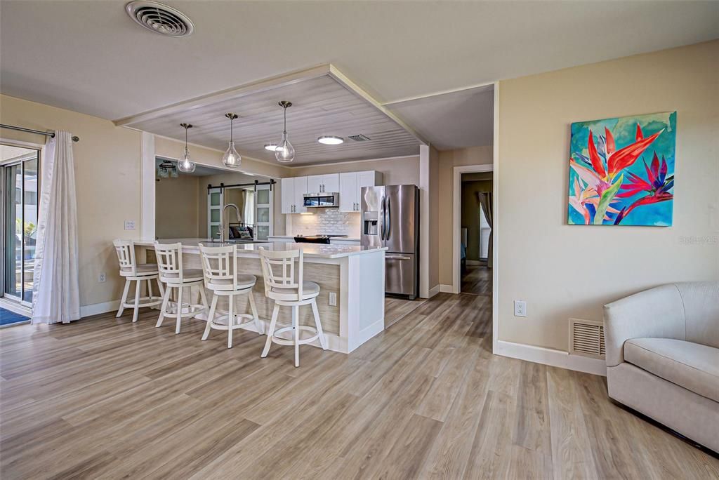 Fully updated open bar area to the kitchen.