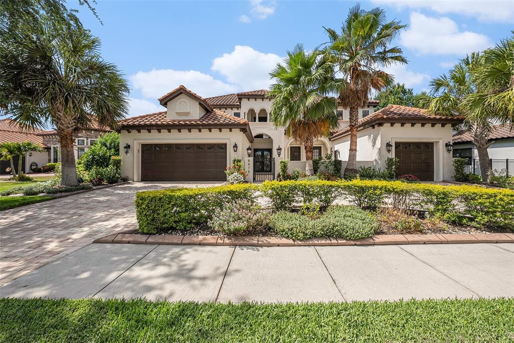 Active With Contract: $950,000 (6 beds, 3 baths, 3981 Square Feet)