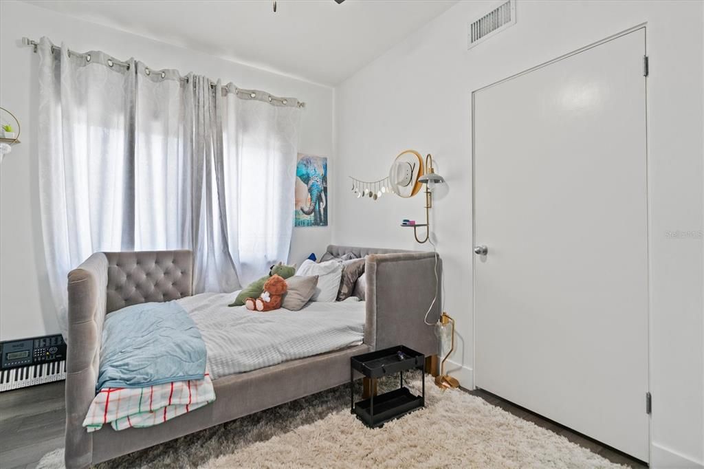 Active With Contract: $579,000 (3 beds, 2 baths, 1882 Square Feet)