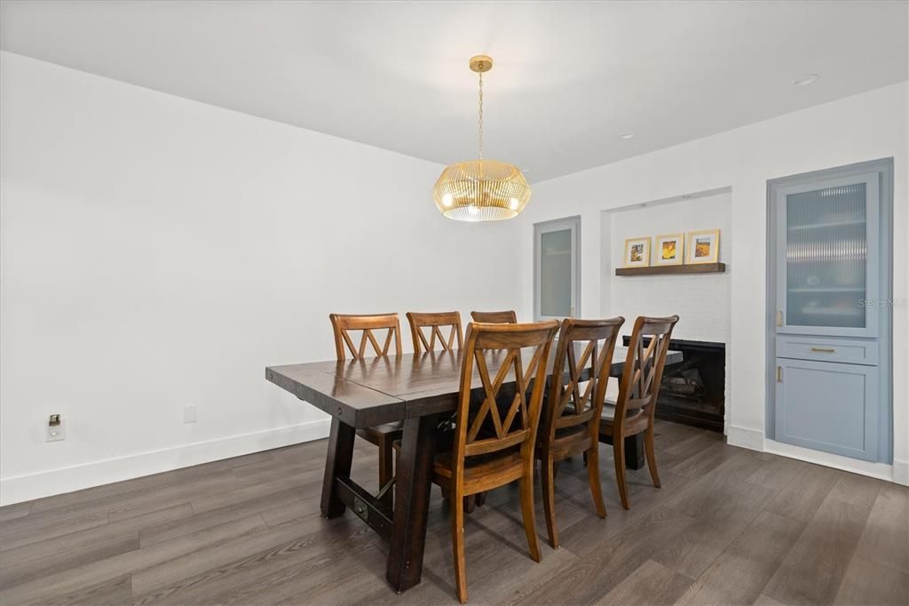 Active With Contract: $579,000 (3 beds, 2 baths, 1882 Square Feet)