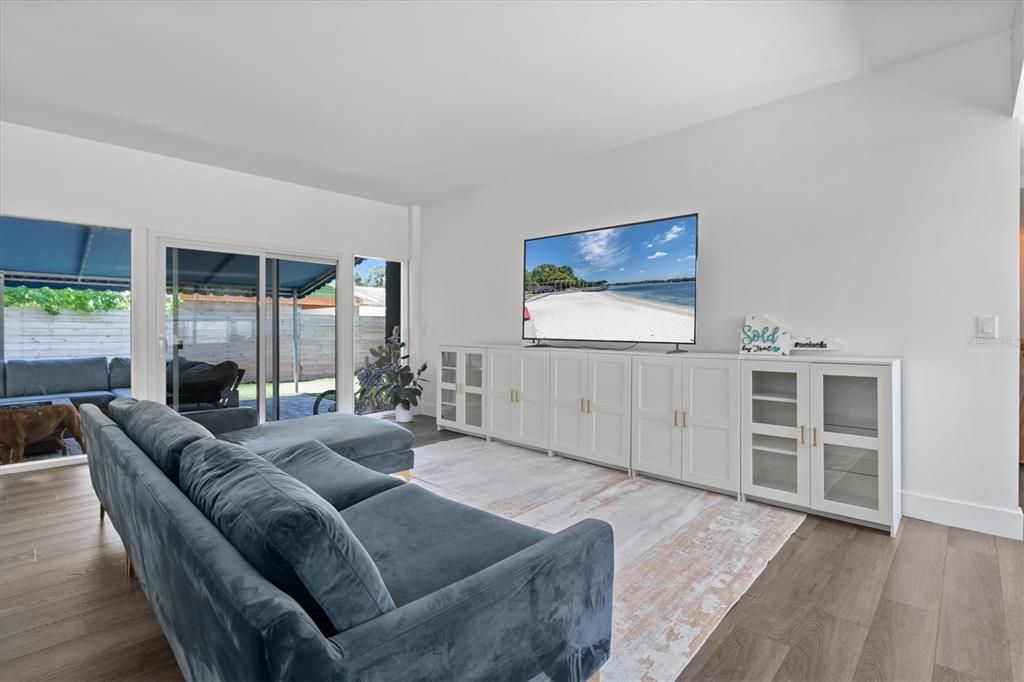 Active With Contract: $579,000 (3 beds, 2 baths, 1882 Square Feet)