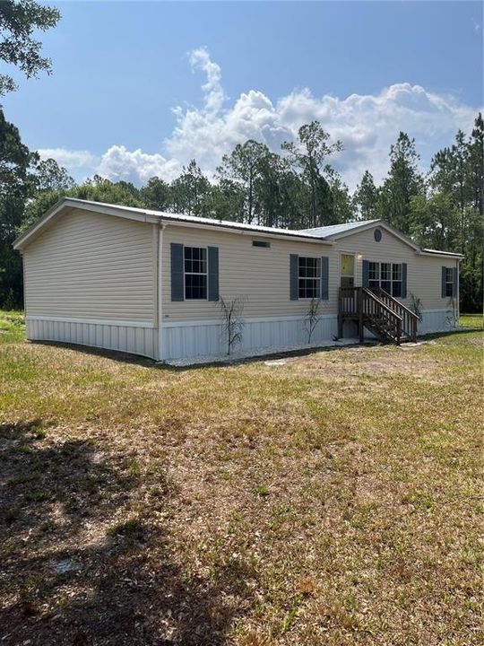 For Sale: $250,000 (3 beds, 2 baths, 1512 Square Feet)