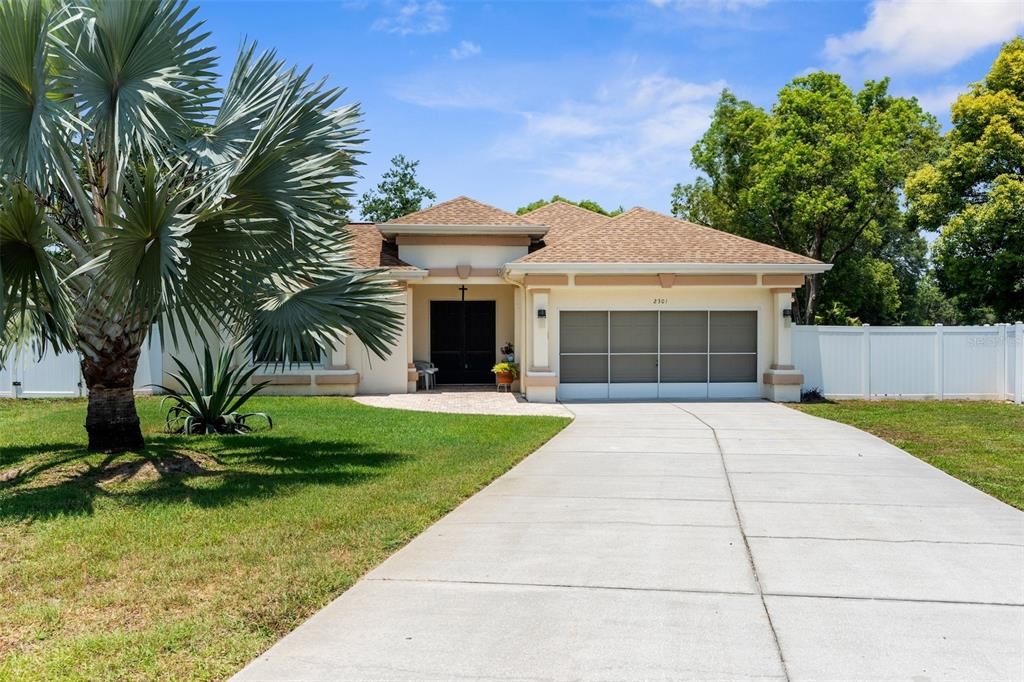 Active With Contract: $450,000 (3 beds, 3 baths, 2121 Square Feet)