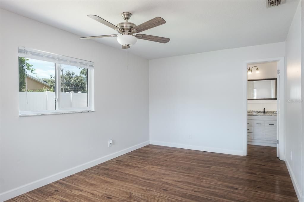 Active With Contract: $297,500 (3 beds, 2 baths, 1368 Square Feet)