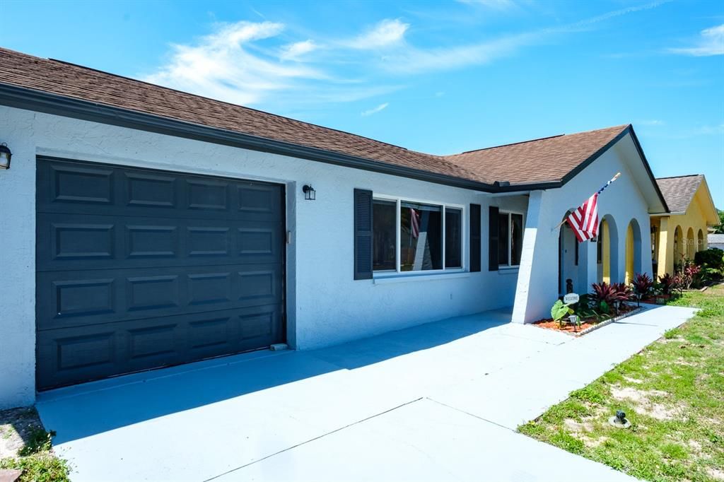 Active With Contract: $297,500 (3 beds, 2 baths, 1368 Square Feet)