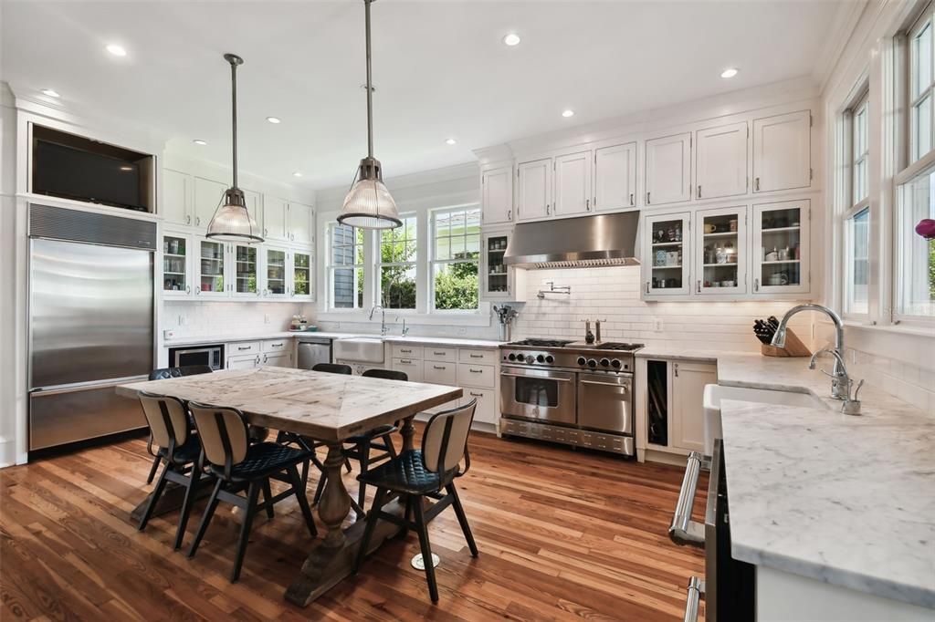 Active With Contract: $3,300,000 (5 beds, 3 baths, 4000 Square Feet)