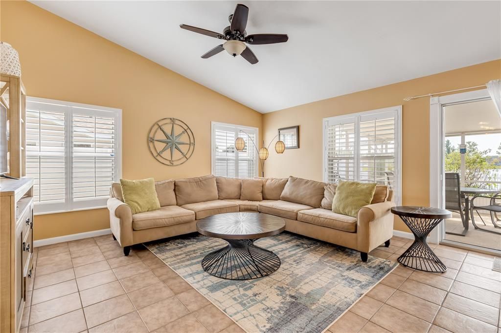 Active With Contract: $419,000 (3 beds, 2 baths, 1890 Square Feet)