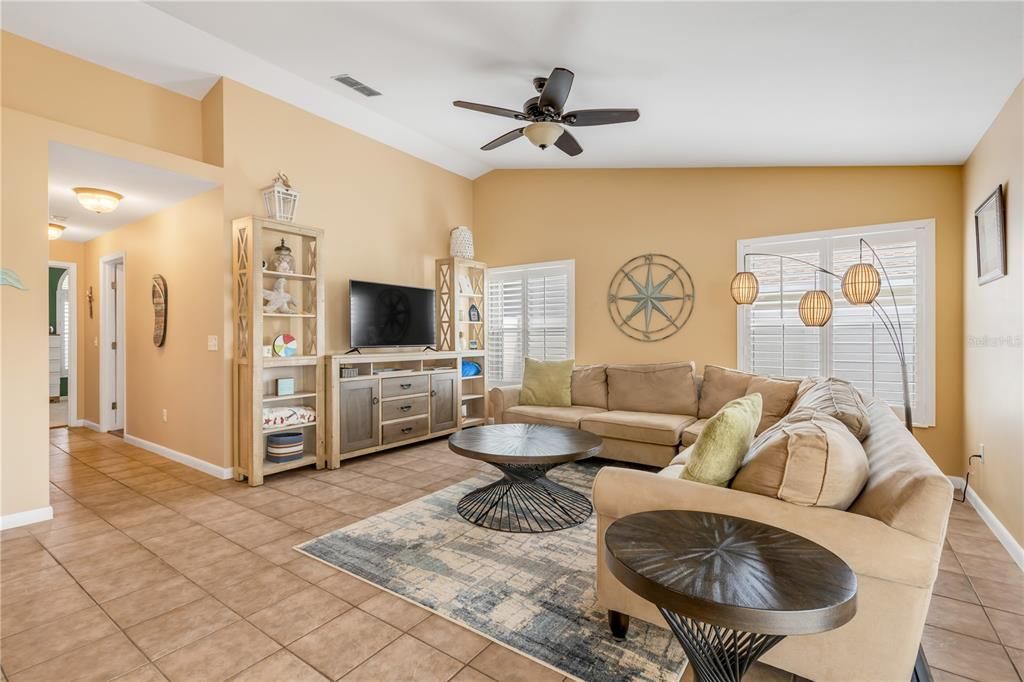 Active With Contract: $419,000 (3 beds, 2 baths, 1890 Square Feet)