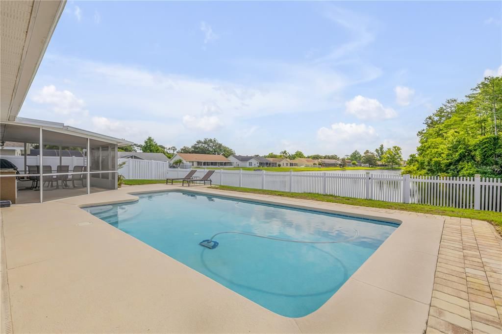 Active With Contract: $419,000 (3 beds, 2 baths, 1890 Square Feet)