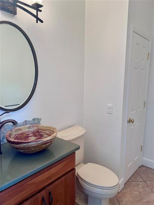 POWDER ROOM OFF LIVING AREA