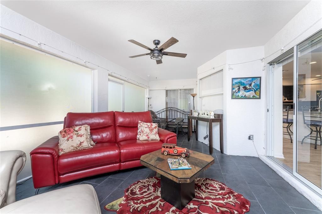 For Sale: $405,000 (3 beds, 2 baths, 1729 Square Feet)