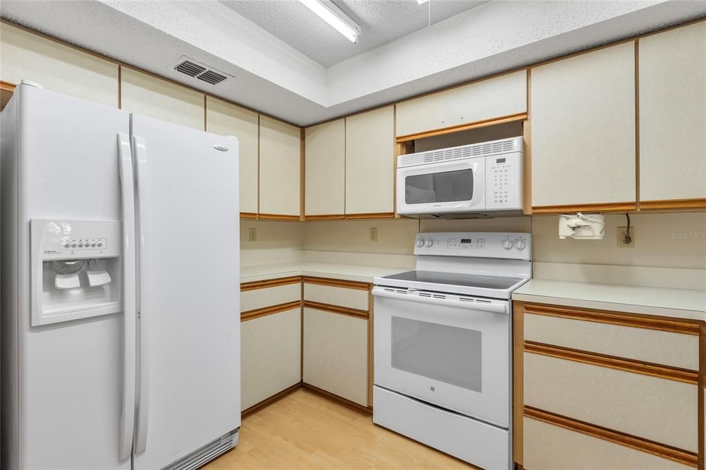 Activo con contrato: $325,000 (2 camas, 2 baños, 1260 Pies cuadrados)