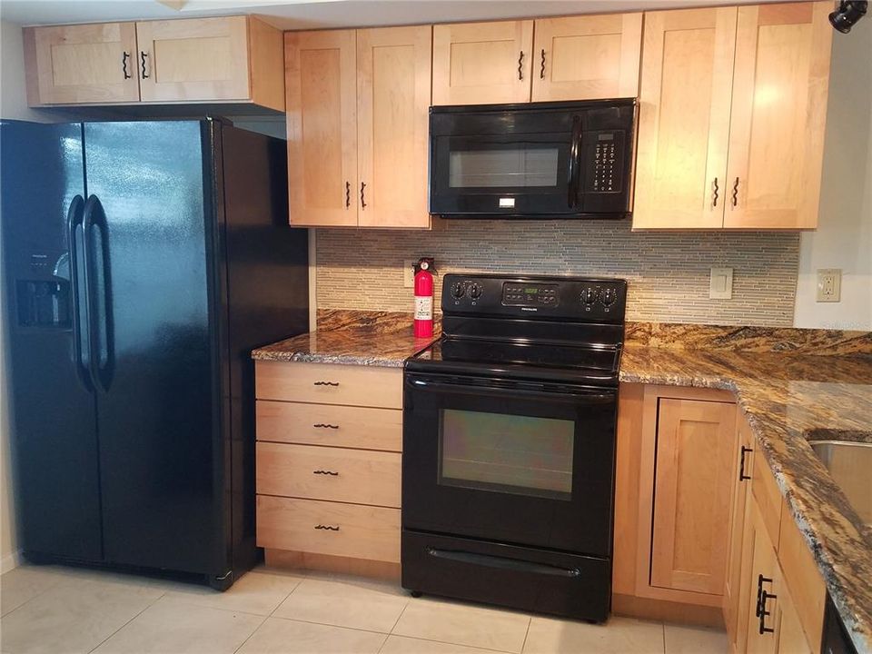 For Sale: $179,500 (2 beds, 2 baths, 1148 Square Feet)