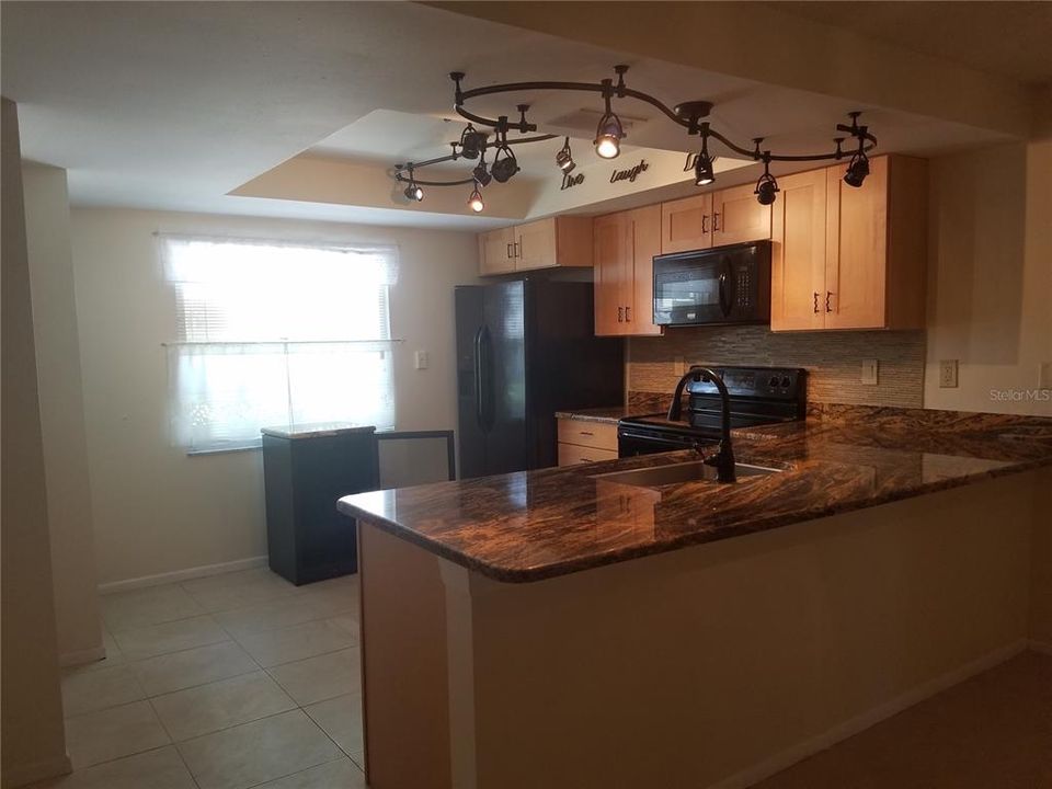 For Sale: $179,500 (2 beds, 2 baths, 1148 Square Feet)