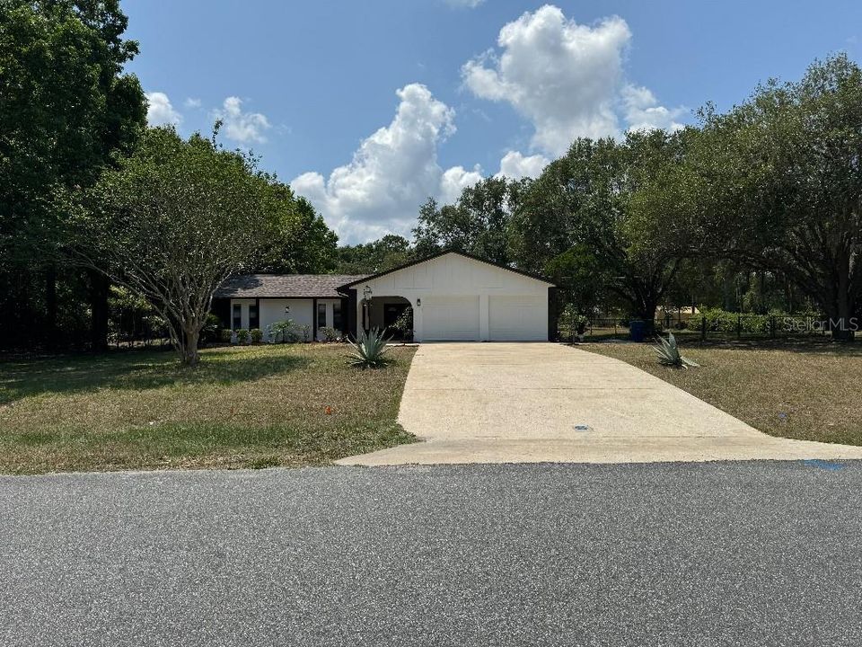 Active With Contract: $469,900 (3 beds, 3 baths, 1775 Square Feet)