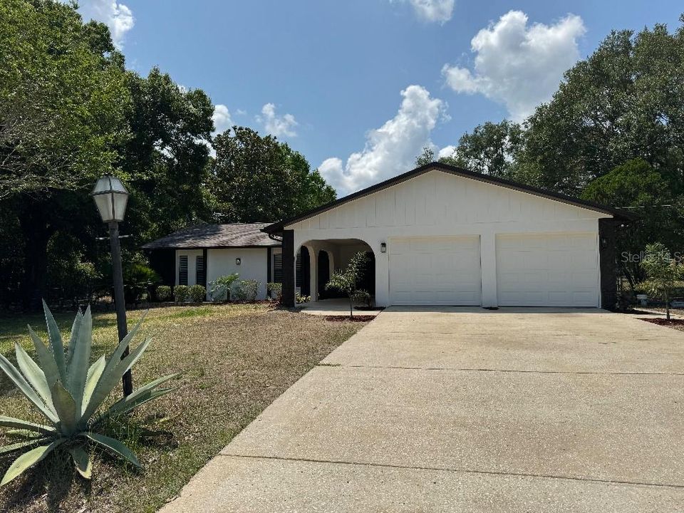 Active With Contract: $469,900 (3 beds, 3 baths, 1775 Square Feet)