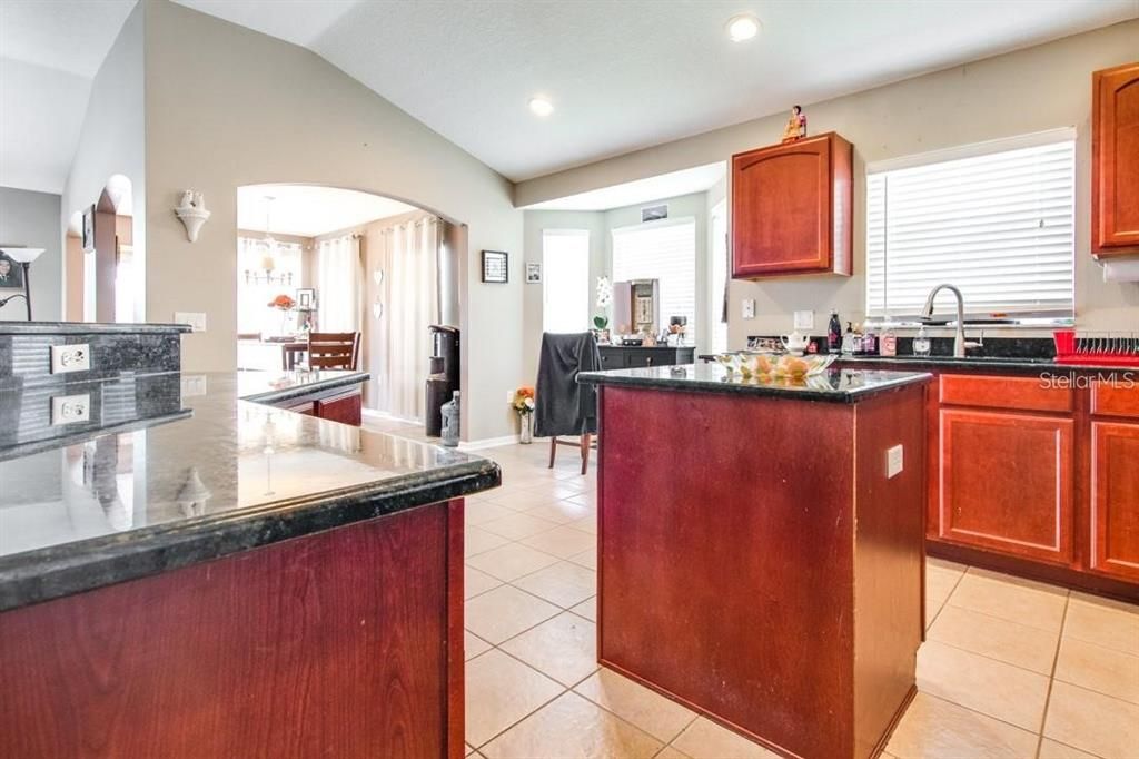 Active With Contract: $2,450 (3 beds, 2 baths, 1983 Square Feet)