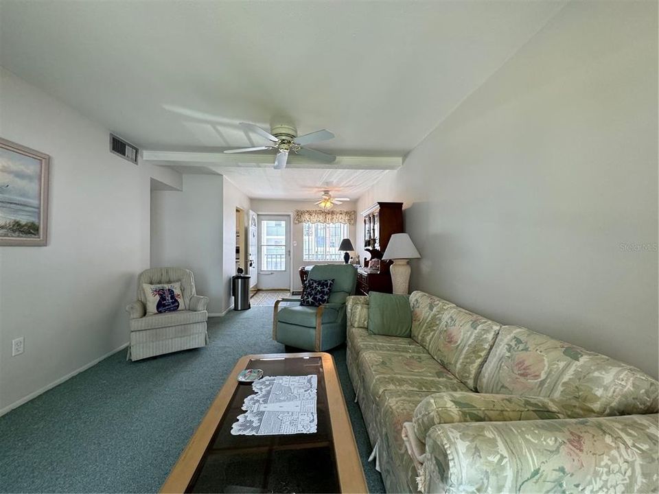 For Sale: $150,000 (2 beds, 2 baths, 840 Square Feet)