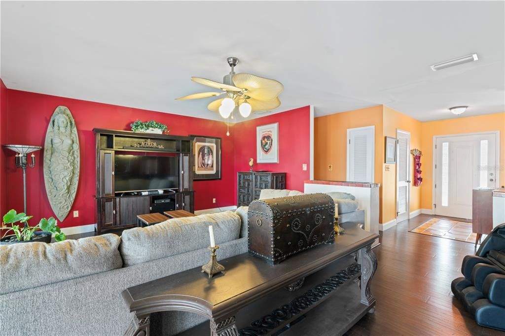 Active With Contract: $850,000 (3 beds, 2 baths, 2133 Square Feet)