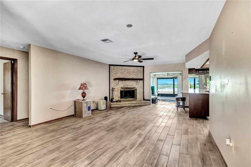 Active With Contract: $499,000 (3 beds, 2 baths, 2072 Square Feet)