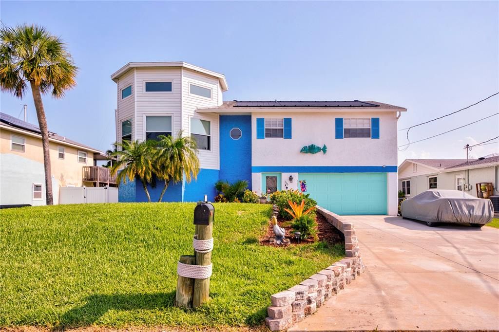 Active With Contract: $659,900 (3 beds, 2 baths, 1481 Square Feet)