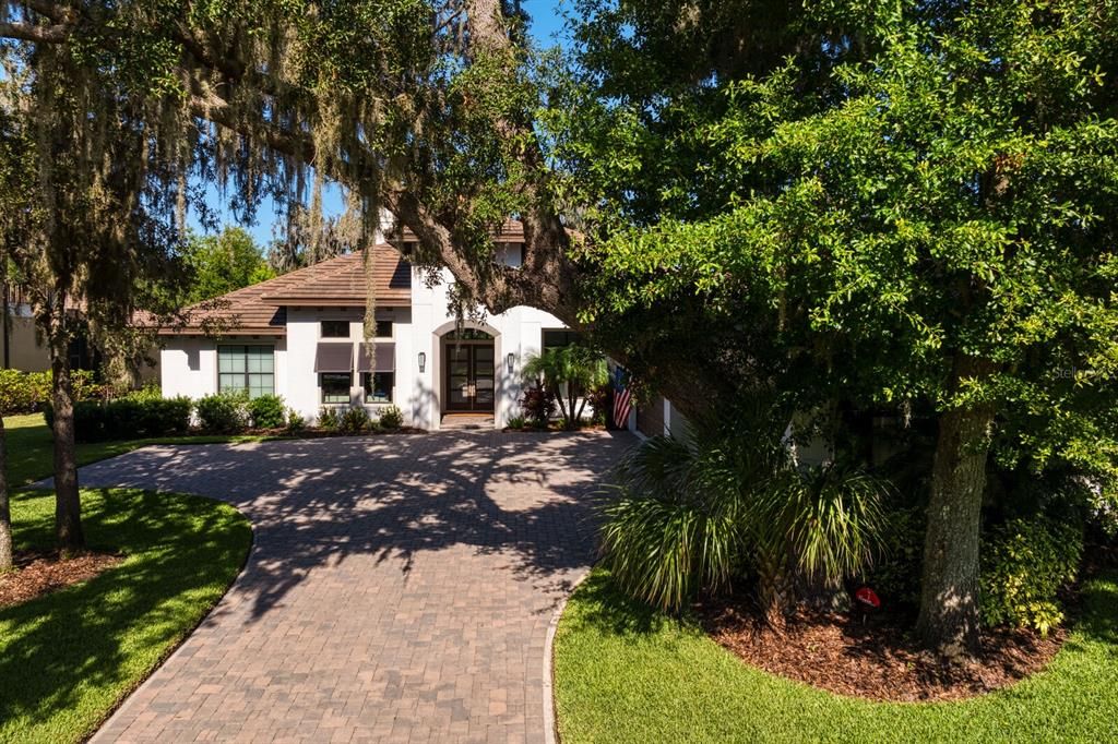 Beautiful curb appeal!