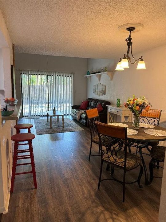 Active With Contract: $168,500 (2 beds, 2 baths, 1151 Square Feet)