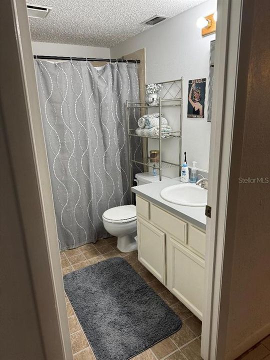 Active With Contract: $168,500 (2 beds, 2 baths, 1151 Square Feet)