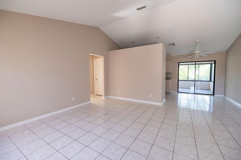 Active With Contract: $324,900 (3 beds, 2 baths, 1316 Square Feet)