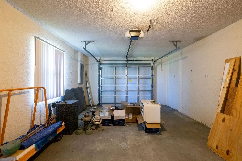 Activo con contrato: $324,900 (3 camas, 2 baños, 1316 Pies cuadrados)