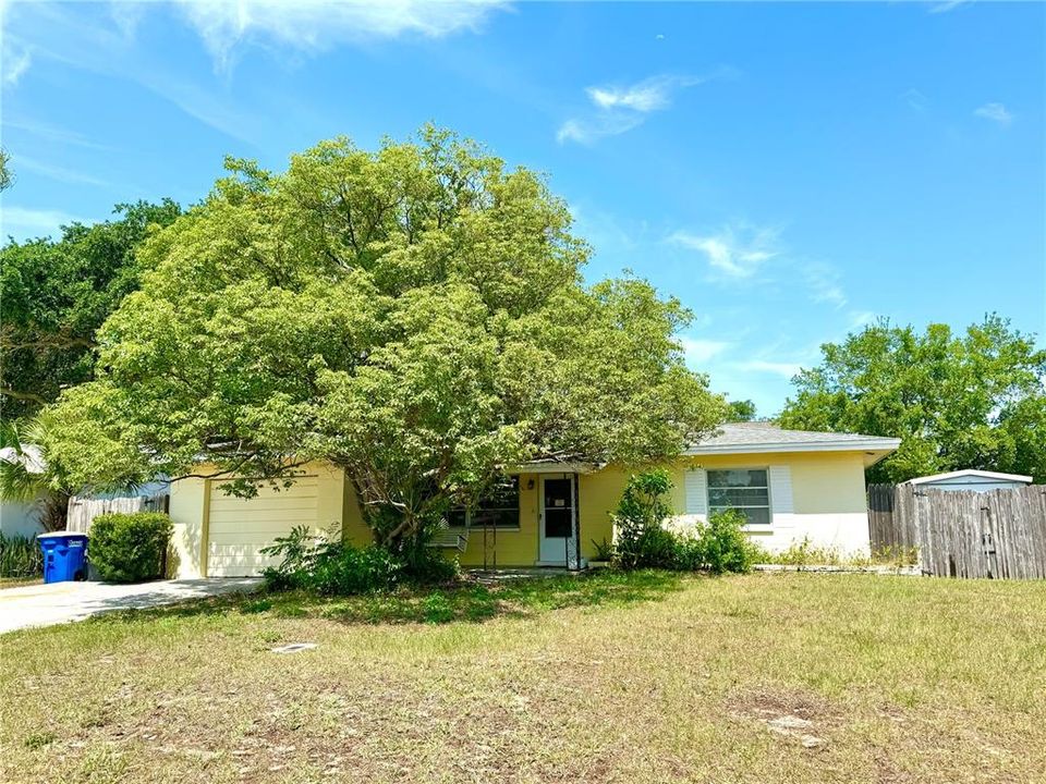 Great location in north Clearwater with easy access to every place you want to be.