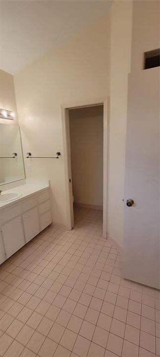 For Rent: $2,200 (3 beds, 2 baths, 2040 Square Feet)