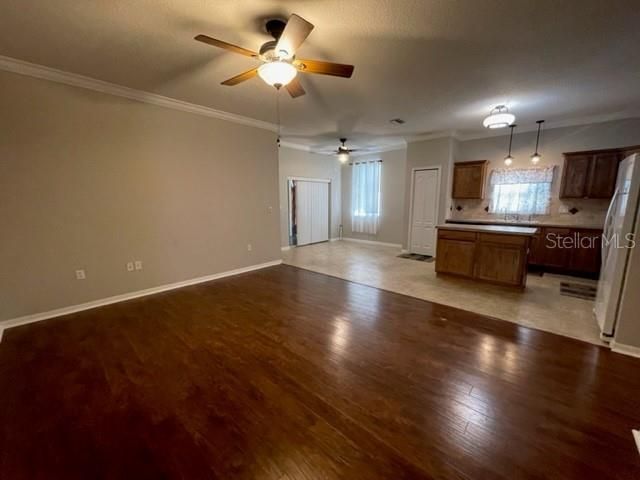 For Rent: $2,195 (4 beds, 2 baths, 1730 Square Feet)