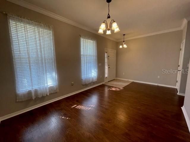 For Rent: $2,195 (4 beds, 2 baths, 1730 Square Feet)