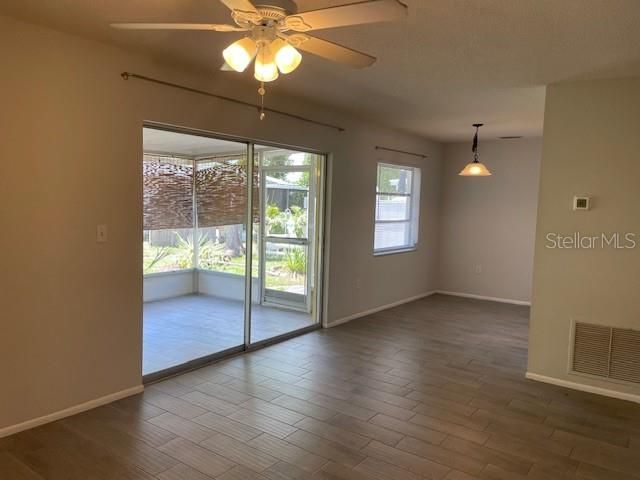 For Rent: $1,995 (2 beds, 2 baths, 920 Square Feet)