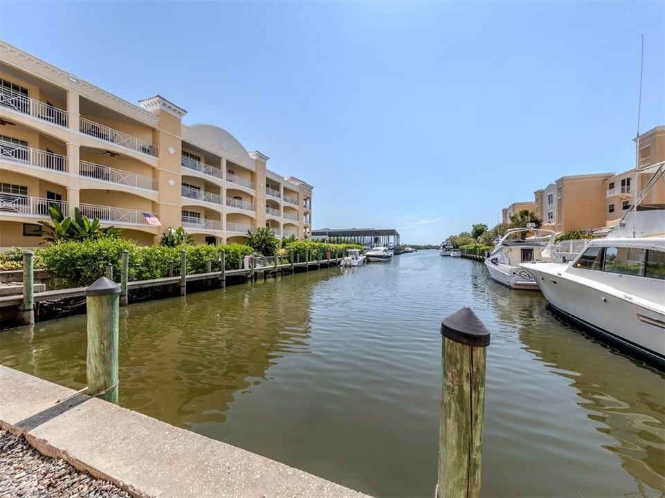 For Sale: $899,000 (3 beds, 2 baths, 1988 Square Feet)