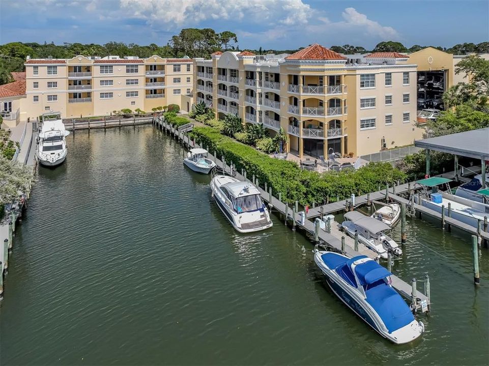 For Sale: $899,000 (3 beds, 2 baths, 1988 Square Feet)