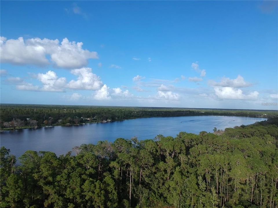 На продажу: $598,000 (2.52 acres)