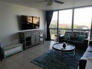 For Rent: $1,500 (0 beds, 1 baths, 439 Square Feet)