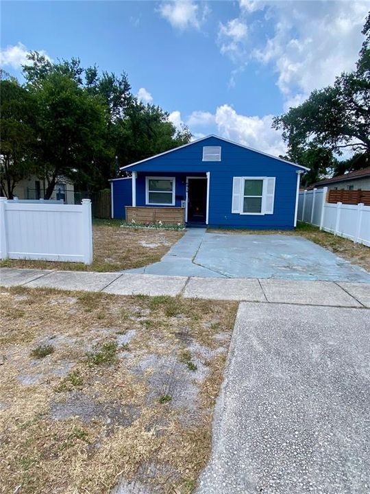 Recently Sold: $275,000 (3 beds, 1 baths, 951 Square Feet)