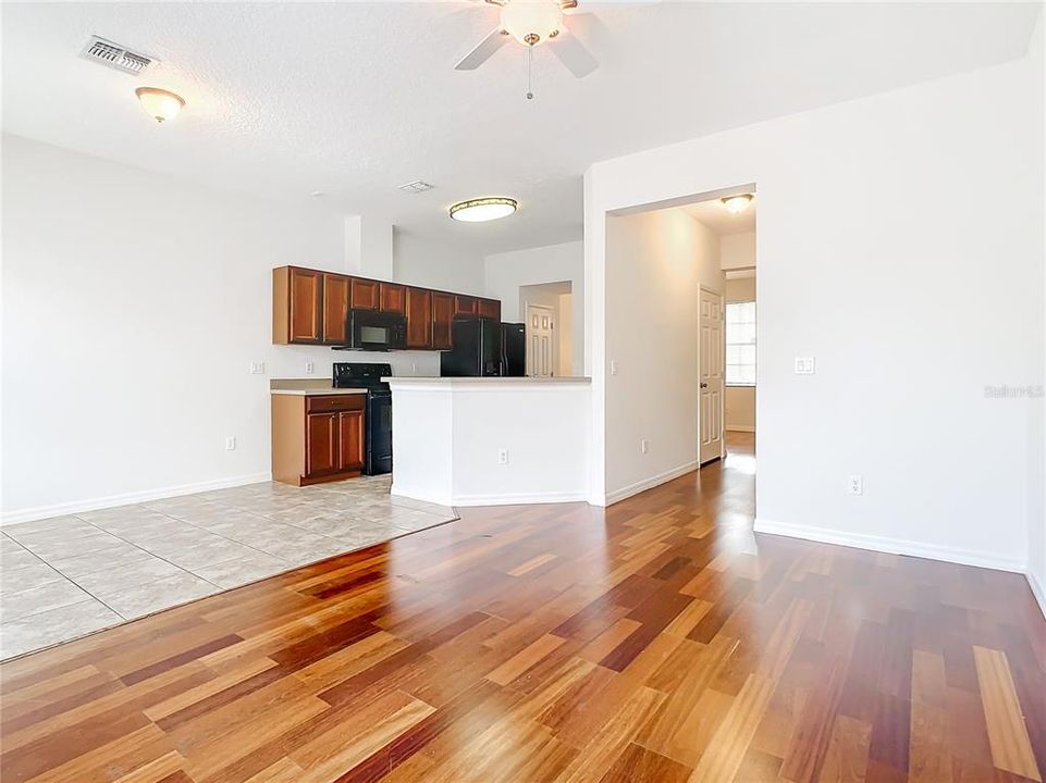 Recently Sold: $395,000 (3 beds, 2 baths, 1480 Square Feet)