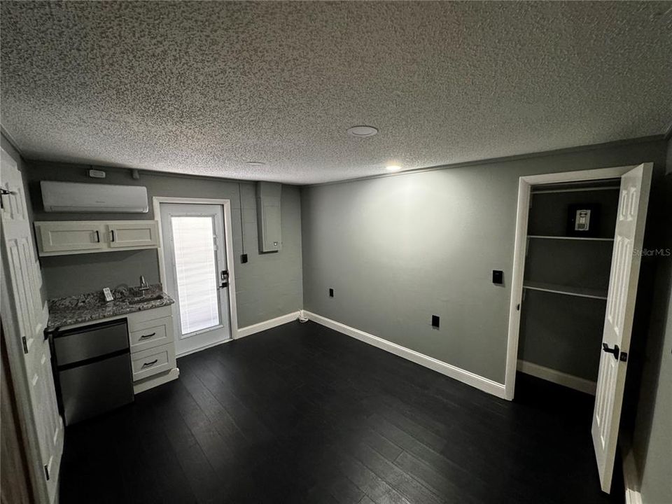 For Rent: $2,195 (3 beds, 2 baths, 1480 Square Feet)