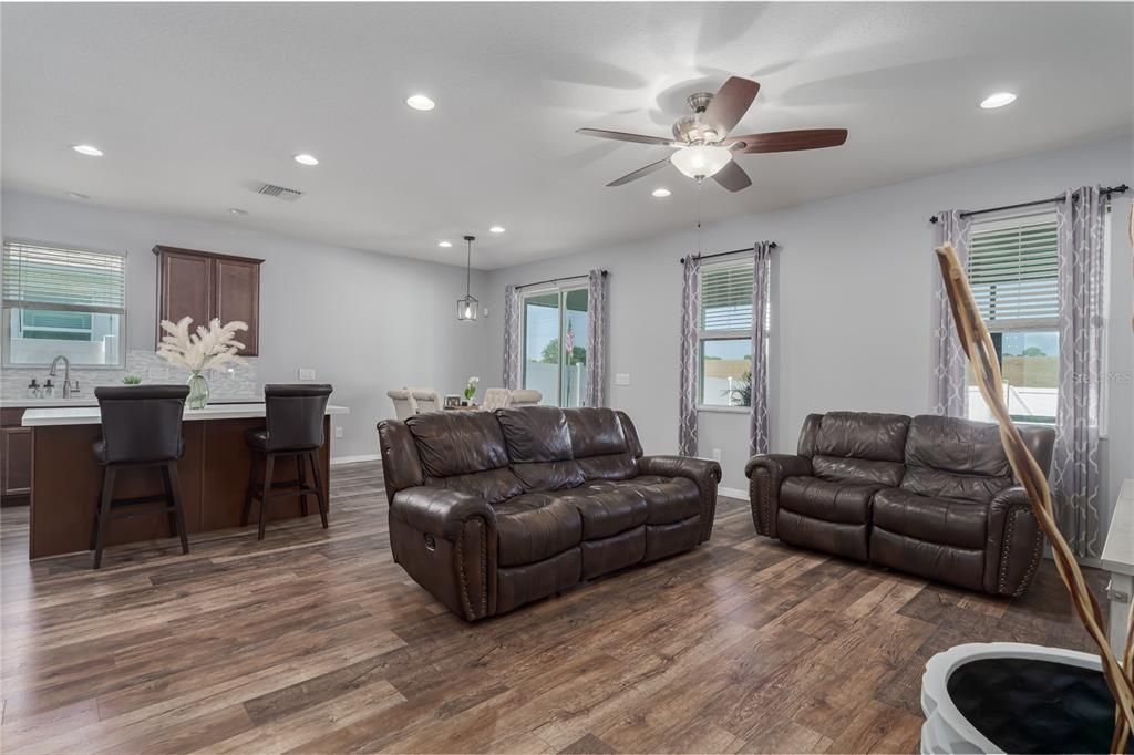 Active With Contract: $3,200 (4 beds, 2 baths, 1850 Square Feet)