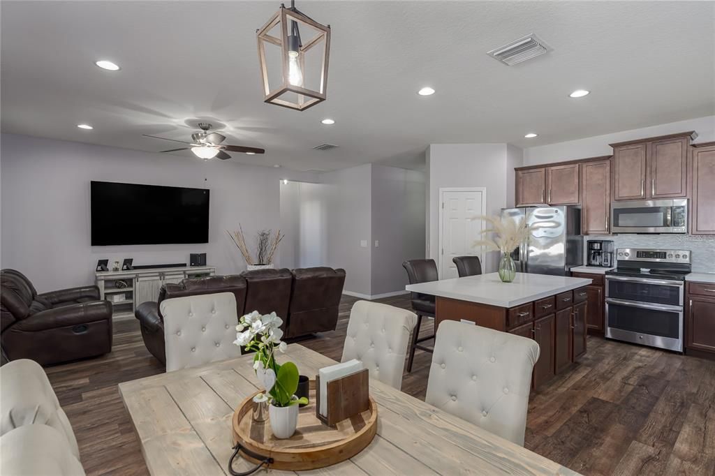 Active With Contract: $3,200 (4 beds, 2 baths, 1850 Square Feet)