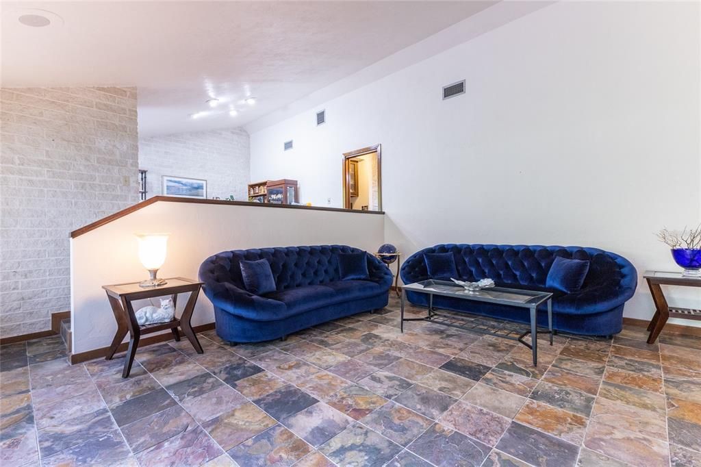 Active With Contract: $499,900 (3 beds, 2 baths, 2814 Square Feet)
